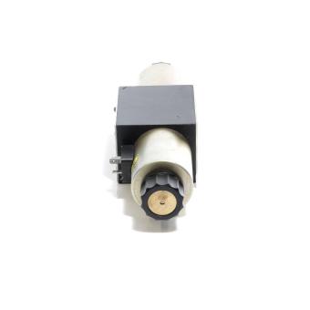 Hydraulic directional control valve  New open Box